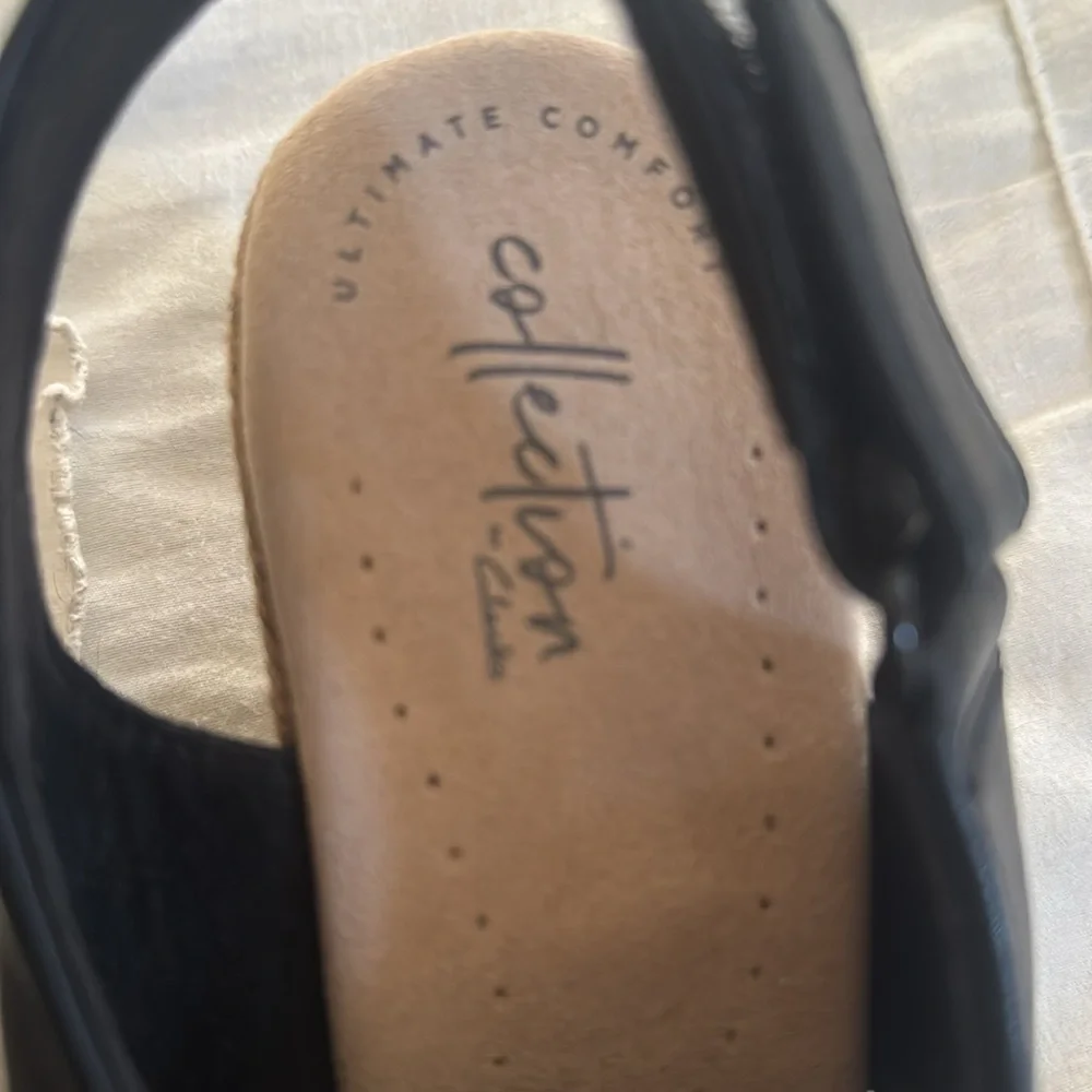 Size 8 collection by Clark’s black leathered new with tags wedged sandals - Picture 2 of 4